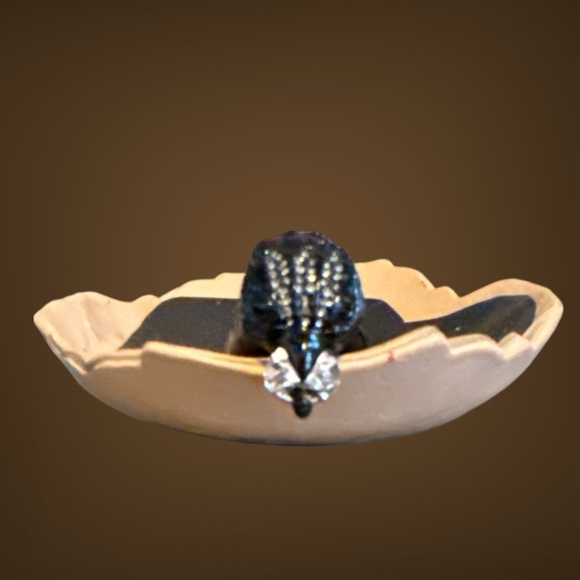 NWOT Kurt Geiger Pavé Eagle's Head Crystal Cocktail Ring - Picture 10 of 13